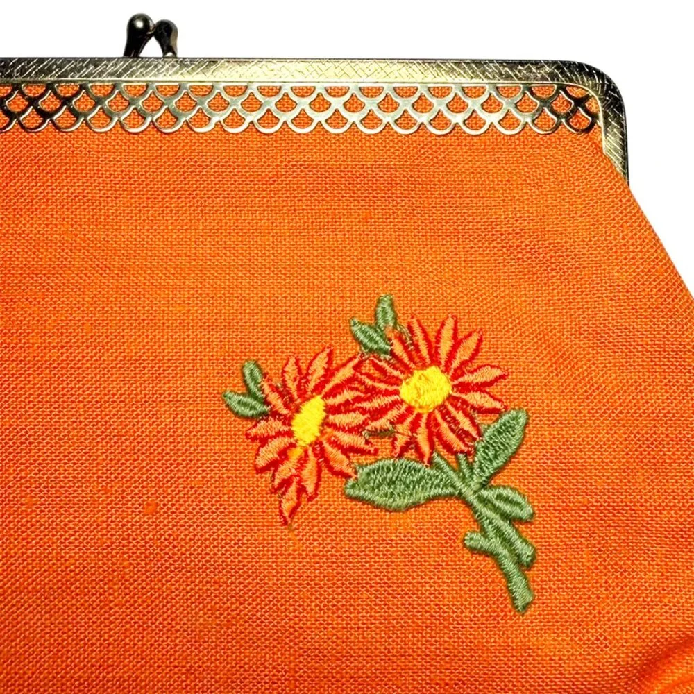 VINTAGE Irish Linen Embroidered Kiss Clasp Pouch